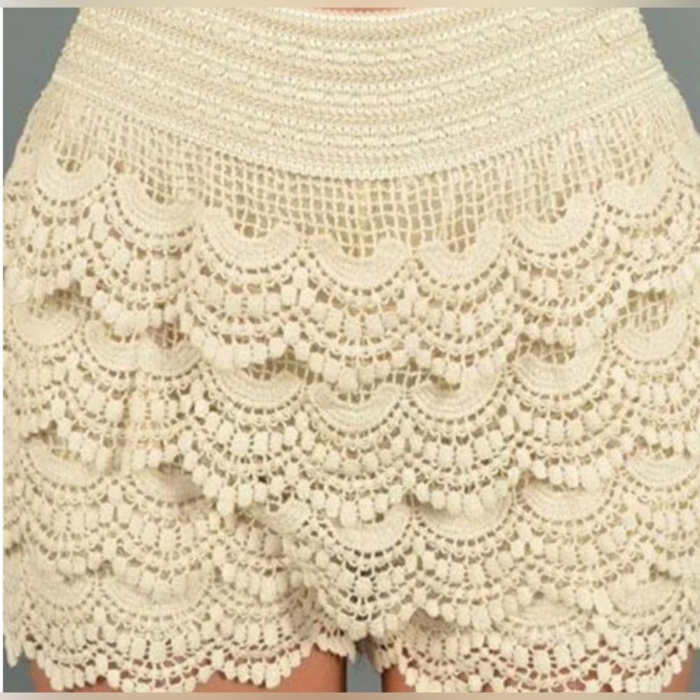 Alt. B Women’s Shorts - Elastic Waist, Lace Tiered, Crotchet Shorts - Cream - M